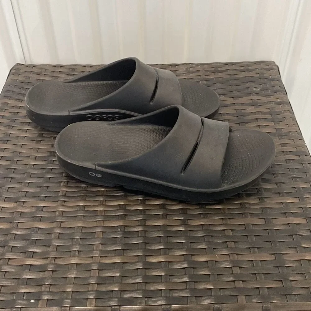 Oofos Sandals Mens size 11